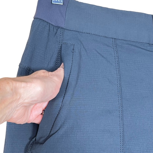 Athleta Women’s Trekkie Dark Gray Nylon & Spandex Blend Stretchy Shorts … - Picture 3 of 12